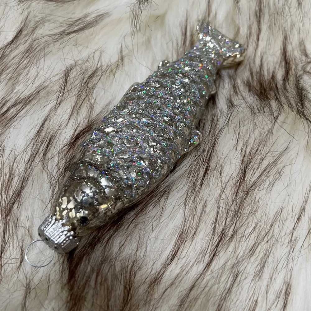 N/A beautiful ornament